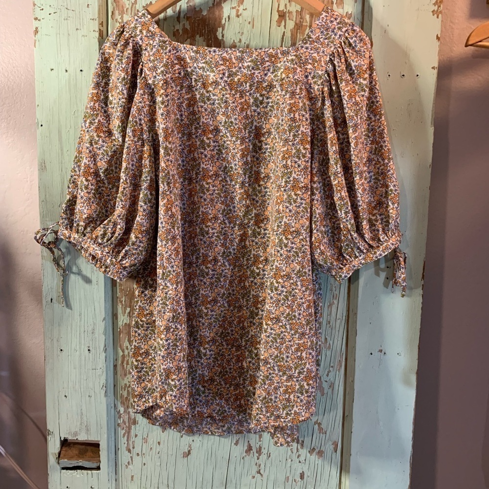 Ann Taylor Floral 3/4 Sleeve Boxy Neck Line Peasant Type Blouse. - Picture 6 of 6
